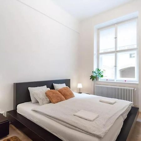 Luxury Apartment On Old Town Square プラハ エクステリア 写真