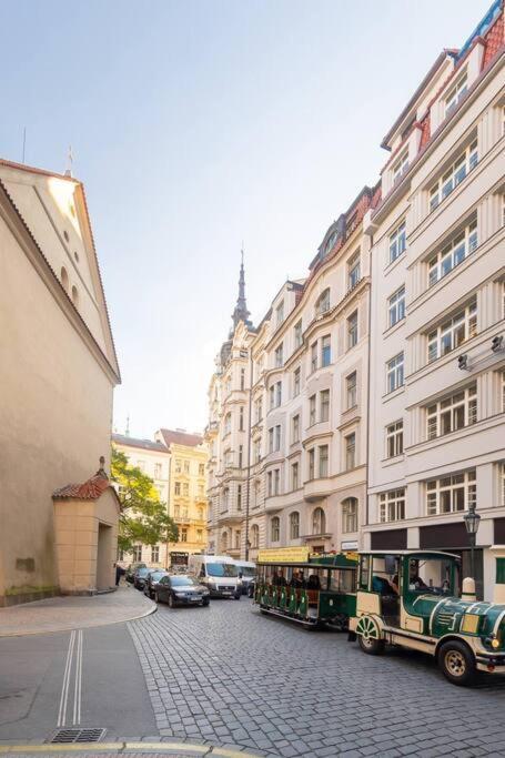 Luxury Apartment On Old Town Square プラハ エクステリア 写真